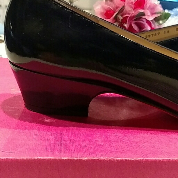 🌼SOLD 🌼Salvatore Ferragamo🌼SOLD🌼 - Picture 3 of 8